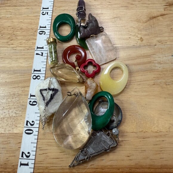 Mixed Pendant Lot Stone Glass Shell 18 Pieces Jewelry Craft Supplies Assorted Sh - Picture 3 of 7
